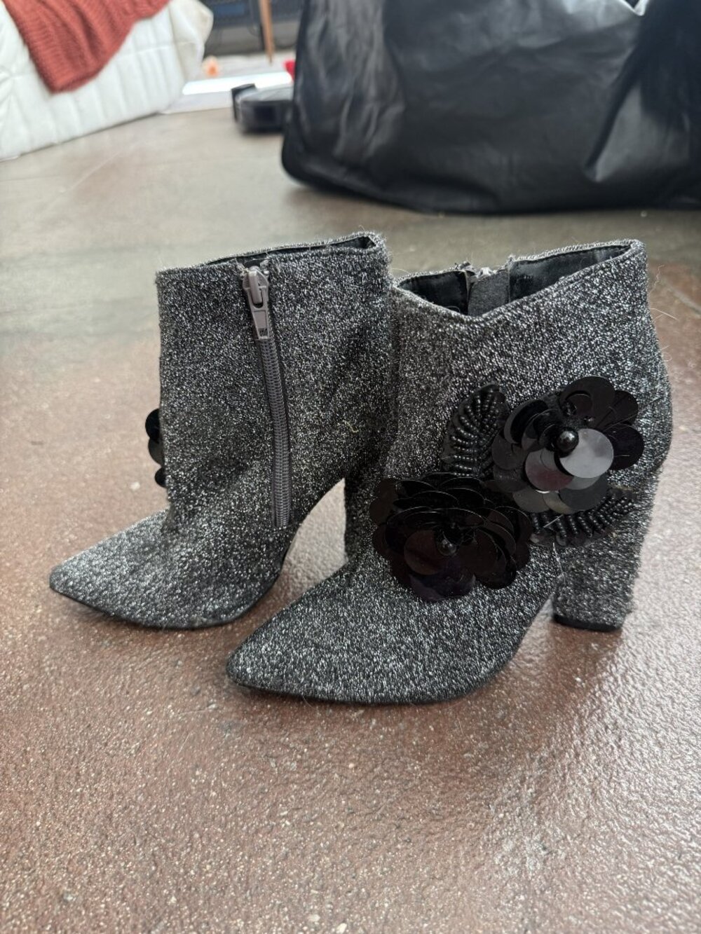 Qupid Silver Glitter Ankle Boots Sequin Flower Block Heel Size 5.5